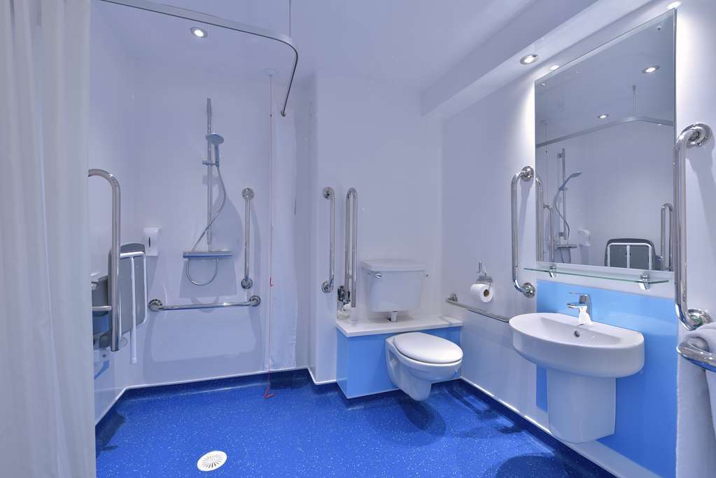 Travelodge Leeds Colton Garforth Room photo