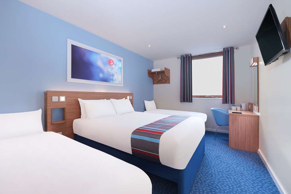 Travelodge Leeds Colton Garforth Room photo