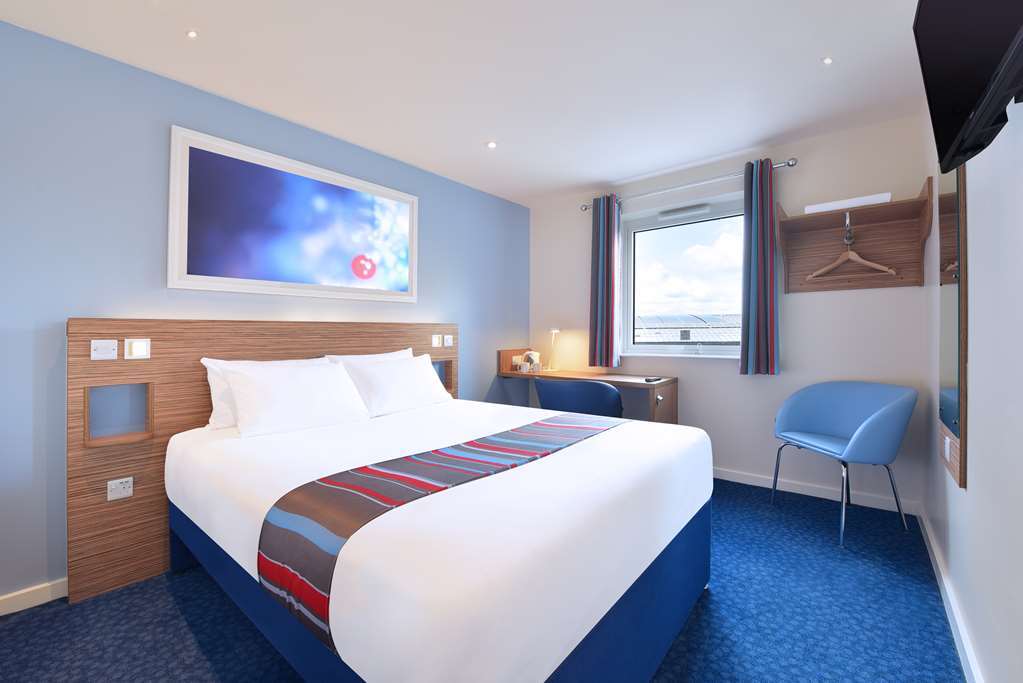 Travelodge Leeds Colton Garforth Room photo